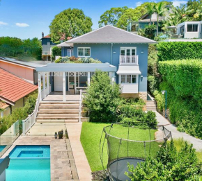 Balmoral Hamptons House with heated pool and hot tub, Sydney